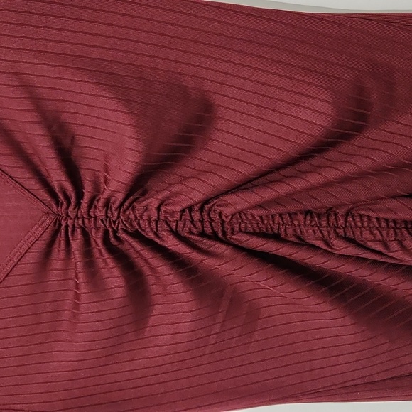 Full Circle Trends Burgundy Top - Picture 4 of 7